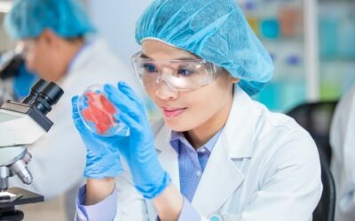 Control microbiológico ambiental y de superficies: qué es y cómo se monitorea